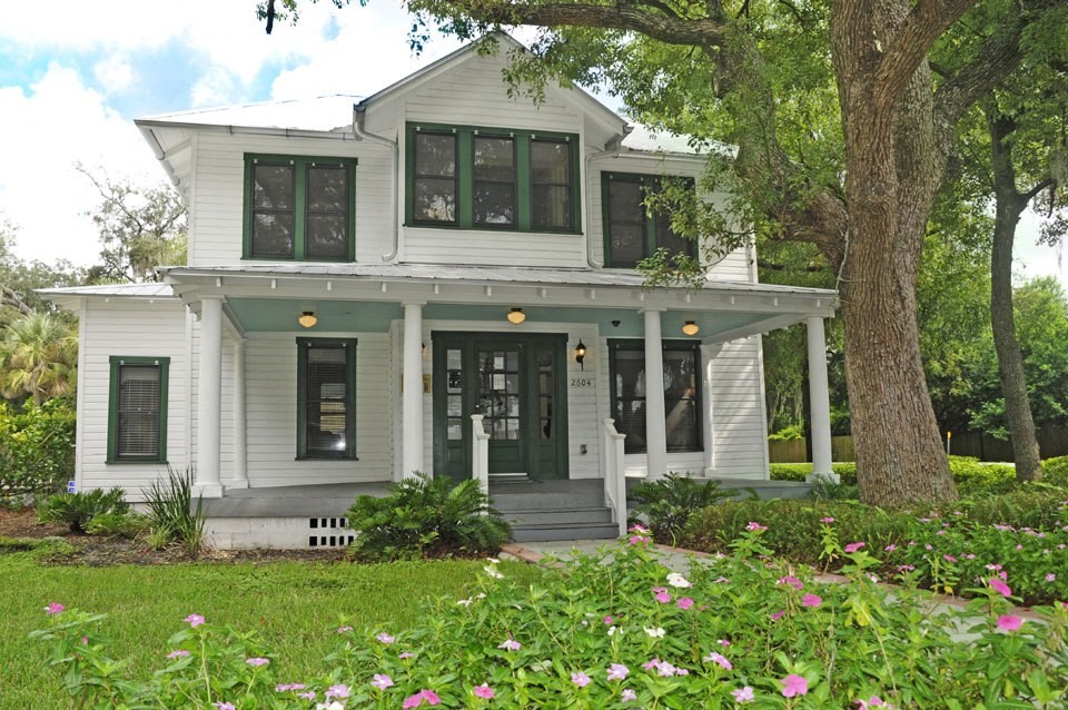 Grande Oaks Apartments in Tampa FL