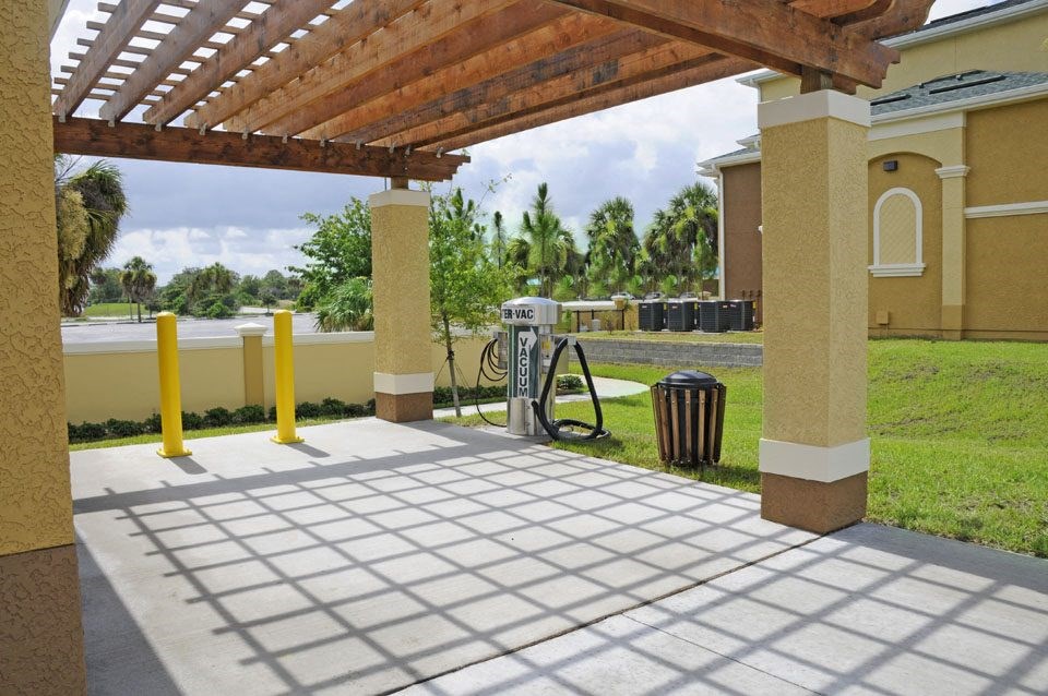 Car Care Center at Hudson Ridge Apartments in Port Richey, FL