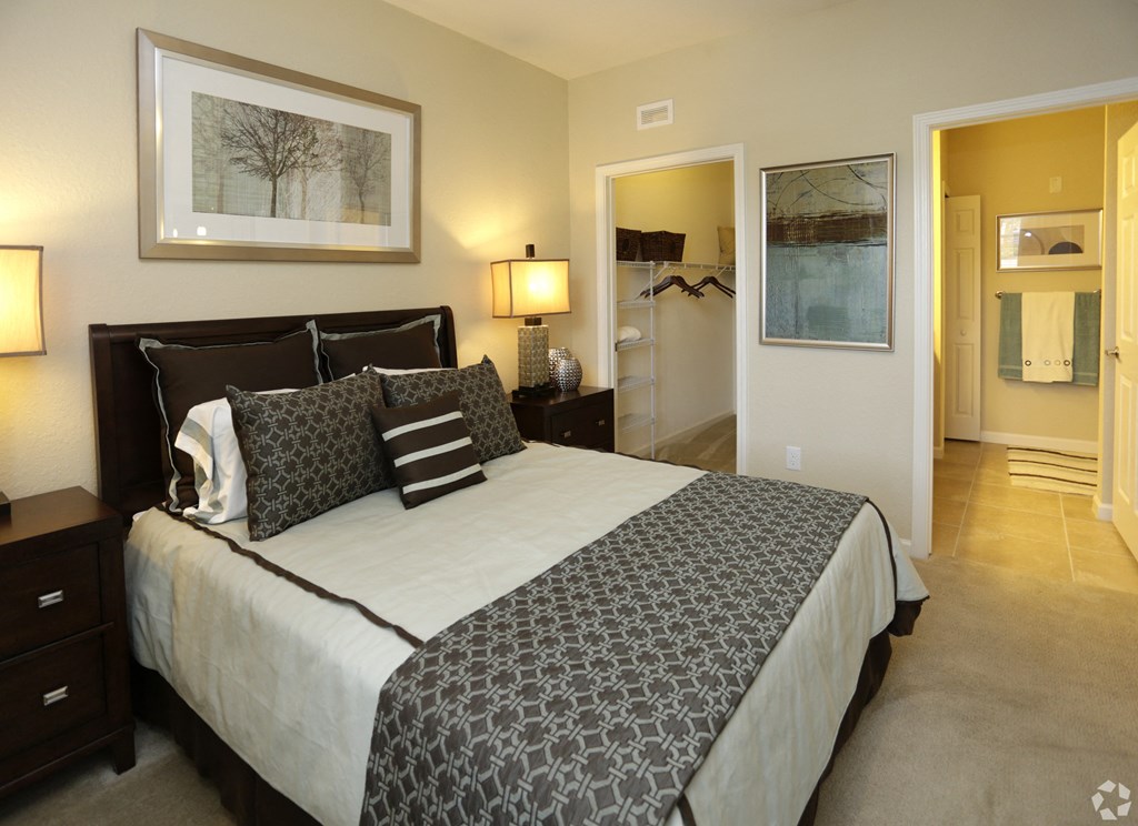Spacious 2- and 3-bedrooms at Bennett Creek Apartments in Jacksonville, FL