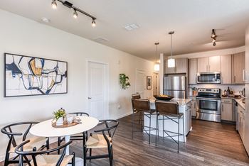 Spacious 1, 2 & 3 Bedroom Apartments at Lenox Luxury Apartments in Riverview FL