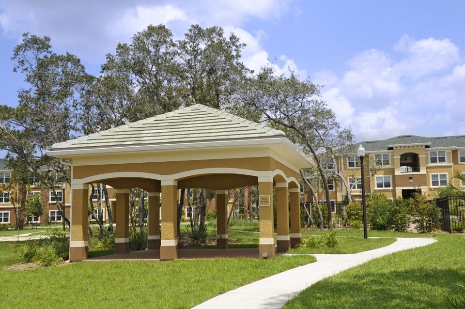 Picnic Areas at Mariners Cay Affordable Apartments in Spring Hill FL
