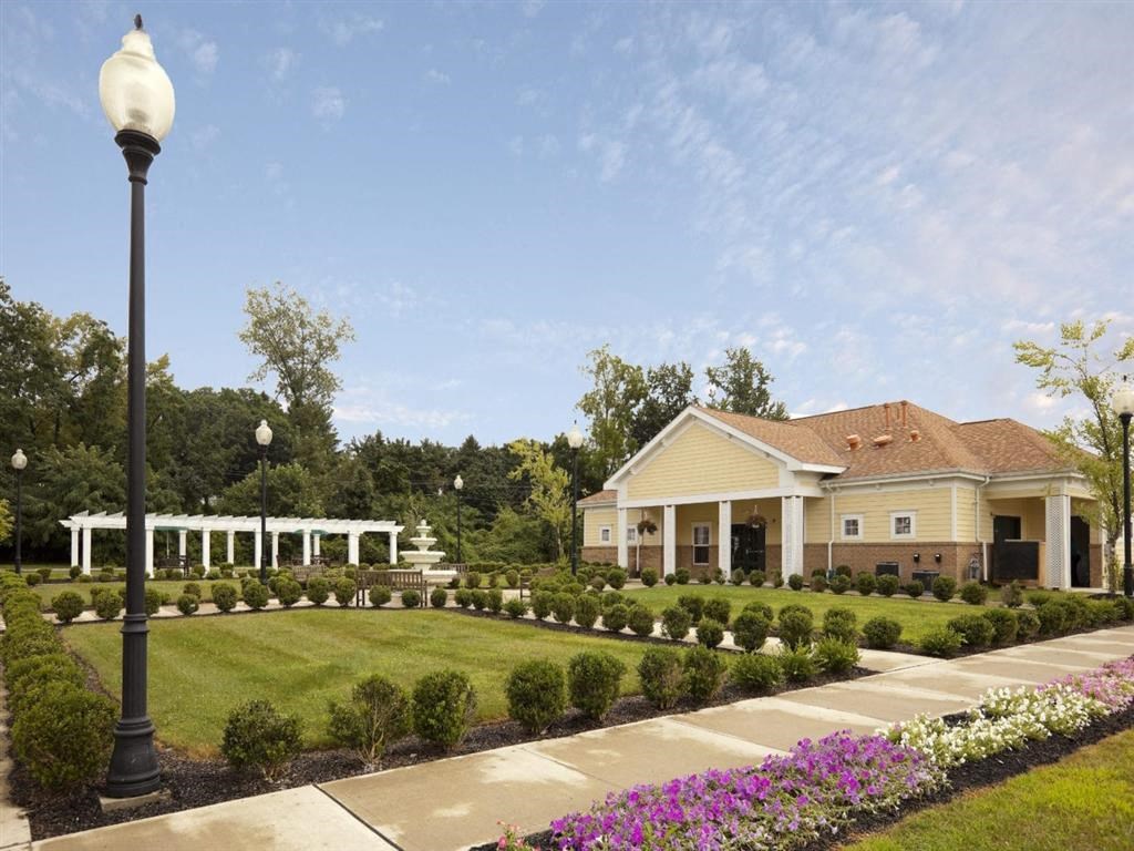 Spring Manor Apartments, 600 Spring Manor Circle, Poughkeepsie, NY