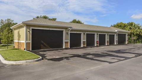 Apartments with Detached Garages at The Sedona in Tampa FL