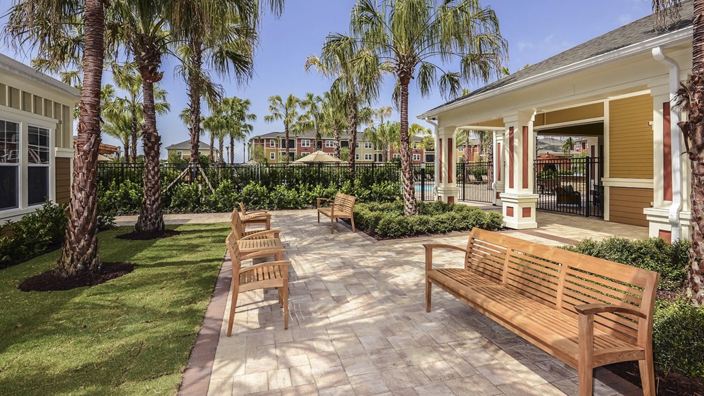 Garden Courtyard at The Sedona Luxury Apartments in Tampa, FL