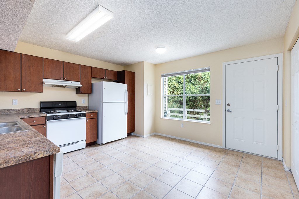Fully Equipped Kitchens at Santa Fe Oaks Affordable Apartments in Gainesville FL