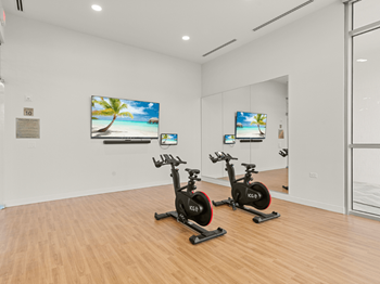 Landing Chic 1BD Gym Yoga Studio | Apartment in Arlington - Luxury City Apartments With Private Yoga Studio