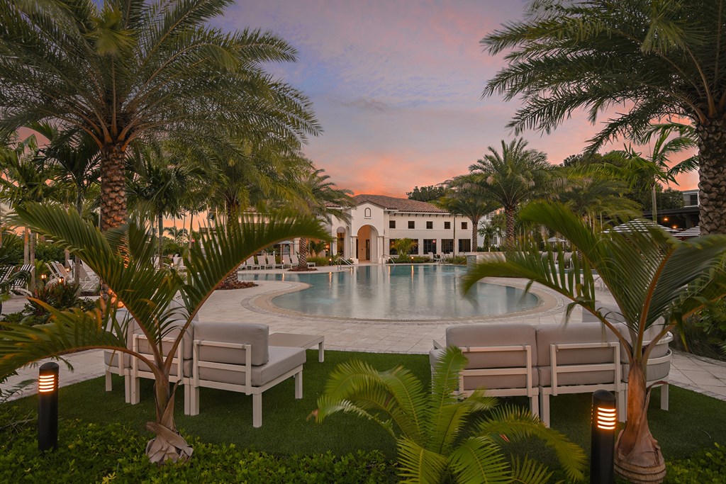 Zero-Entry Pool at Boca Vue Apartments in Boca Raton FL