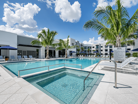 Resort-Style Pool at Marquee Square Apartments in Tampa, FL