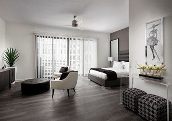 Studio apartment home | SLX Atlanta - Photo Gallery 5