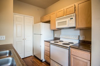 Kitchen Kitchen | Madison at the Arboretum - Photo Gallery 4