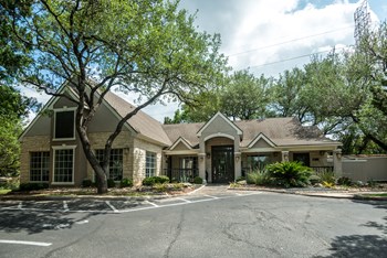 Clubhouse | Madison at the Arboretum - Photo Gallery 16