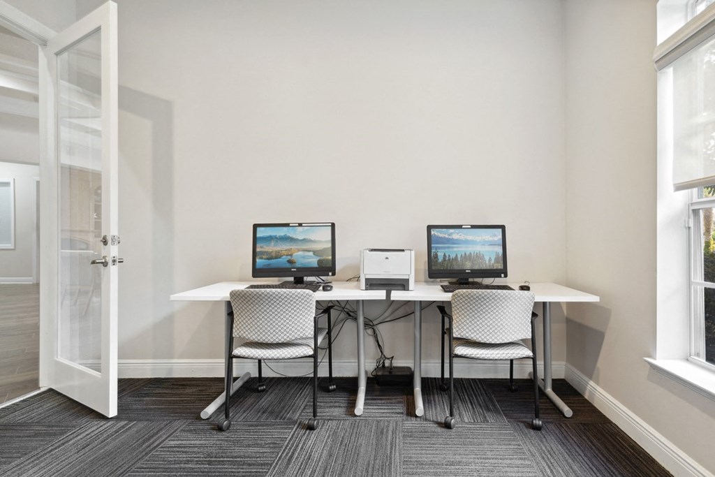 computers in business center at Grandeville on Saxon, Orange City
