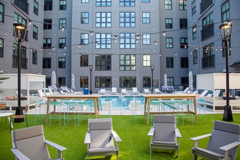 Alfresco Dining & Gathering Area at 511 Meeting, Charleston, 29403