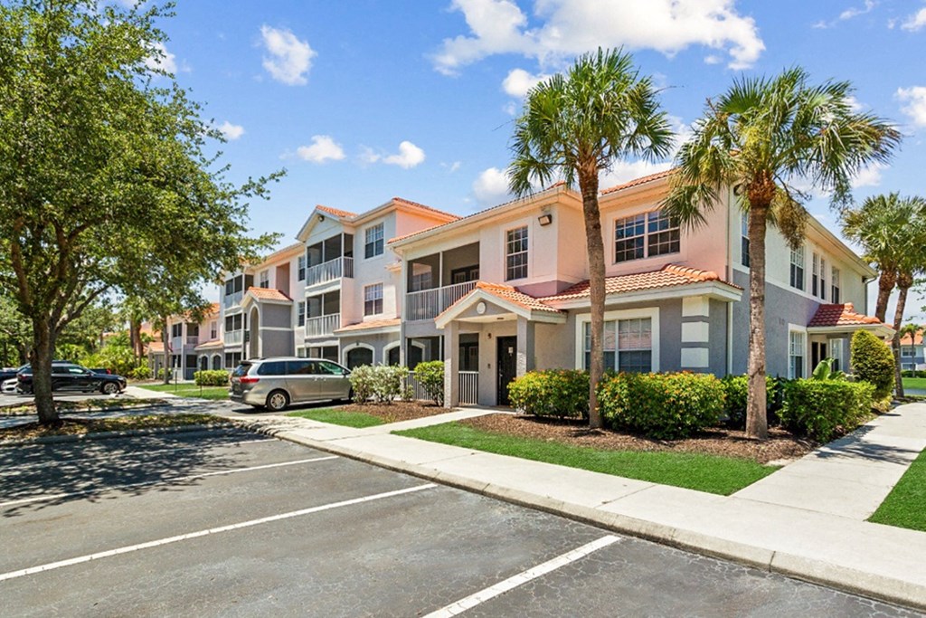 apartment exterior at Ashlar in Fort Myers, Florida