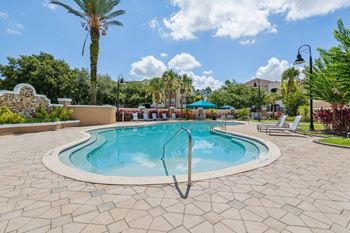 swimming pool at Grandeville on Saxon apartments in Orange City, Florida