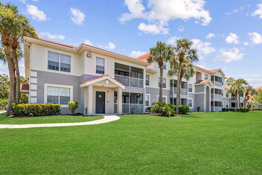 apartment exterior at Ashlar in Fort Myers, Florida