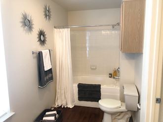 Bathroom  | Cypress Gardens - Photo Gallery 5