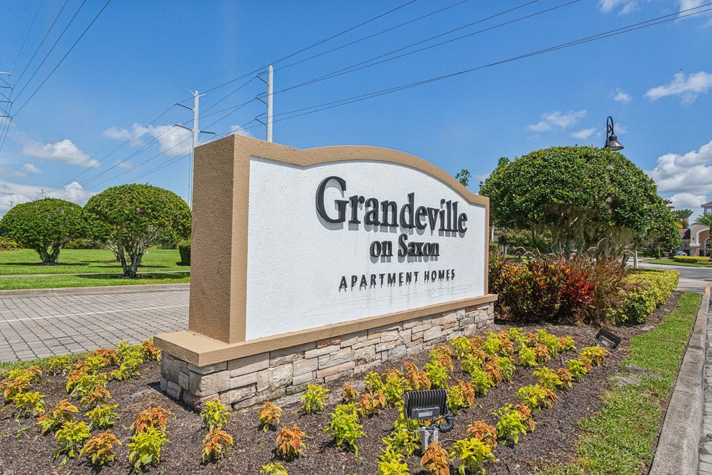 sign at entrance at Grandeville on Saxon, Orange City