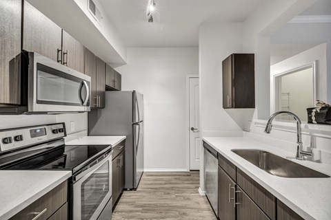 Deluxe Kitchen with Stainless Steel Appliances Deluxe Kitchen with Stainless Steel Appliances at River Stone Ranch, Austin