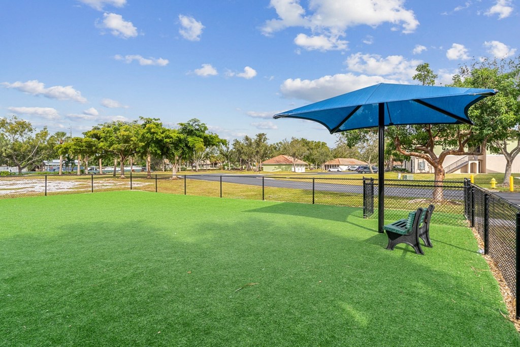 Pet Park at Bay Breeze Villas, Fort Myers