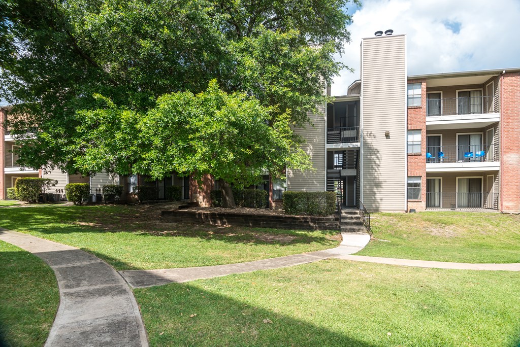 Exterior Exterior at Village Oaks Apartments, Austin, 78759