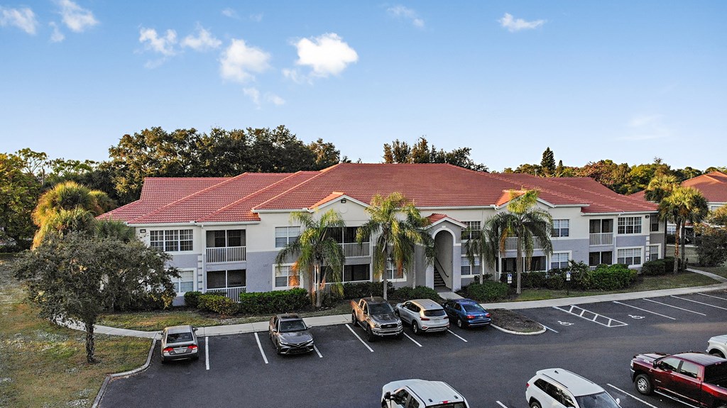 Apartment Exterio at Ashlar, Fort Myers, FL, 33907