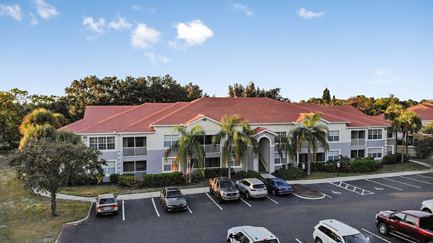 Community View Apartment Exterior | Ashlar - Photo Gallery