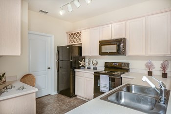 Kitchen Kitchen | Bay Breeze Villas - Photo Gallery 2