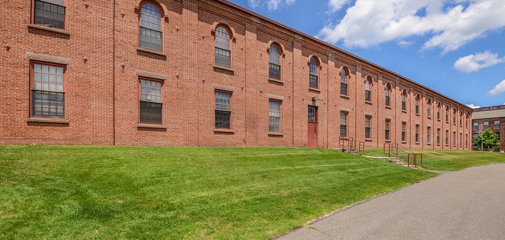 Exterior at Bigelow Commons, Enfield, Connecticut