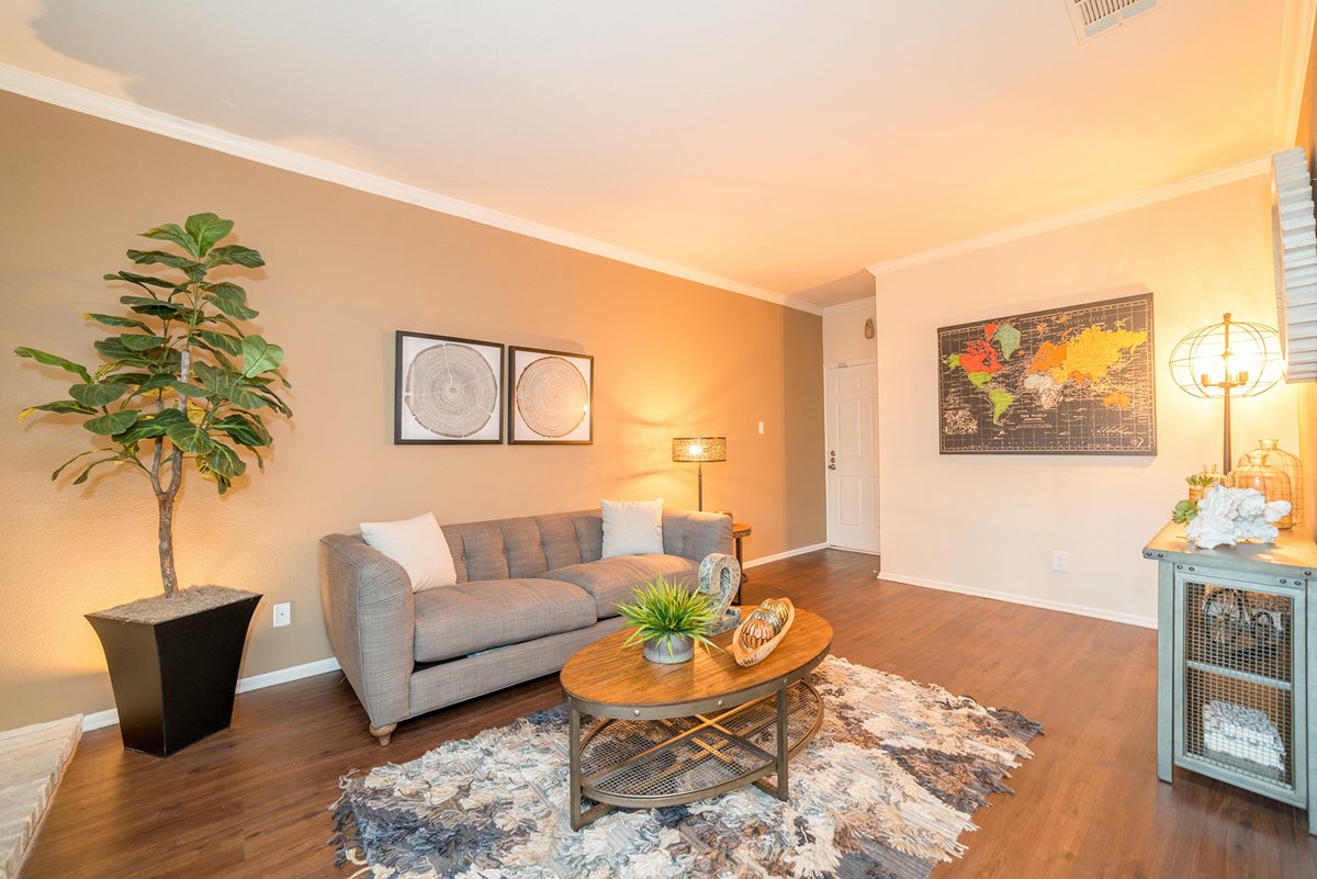 High Oaks Apartments