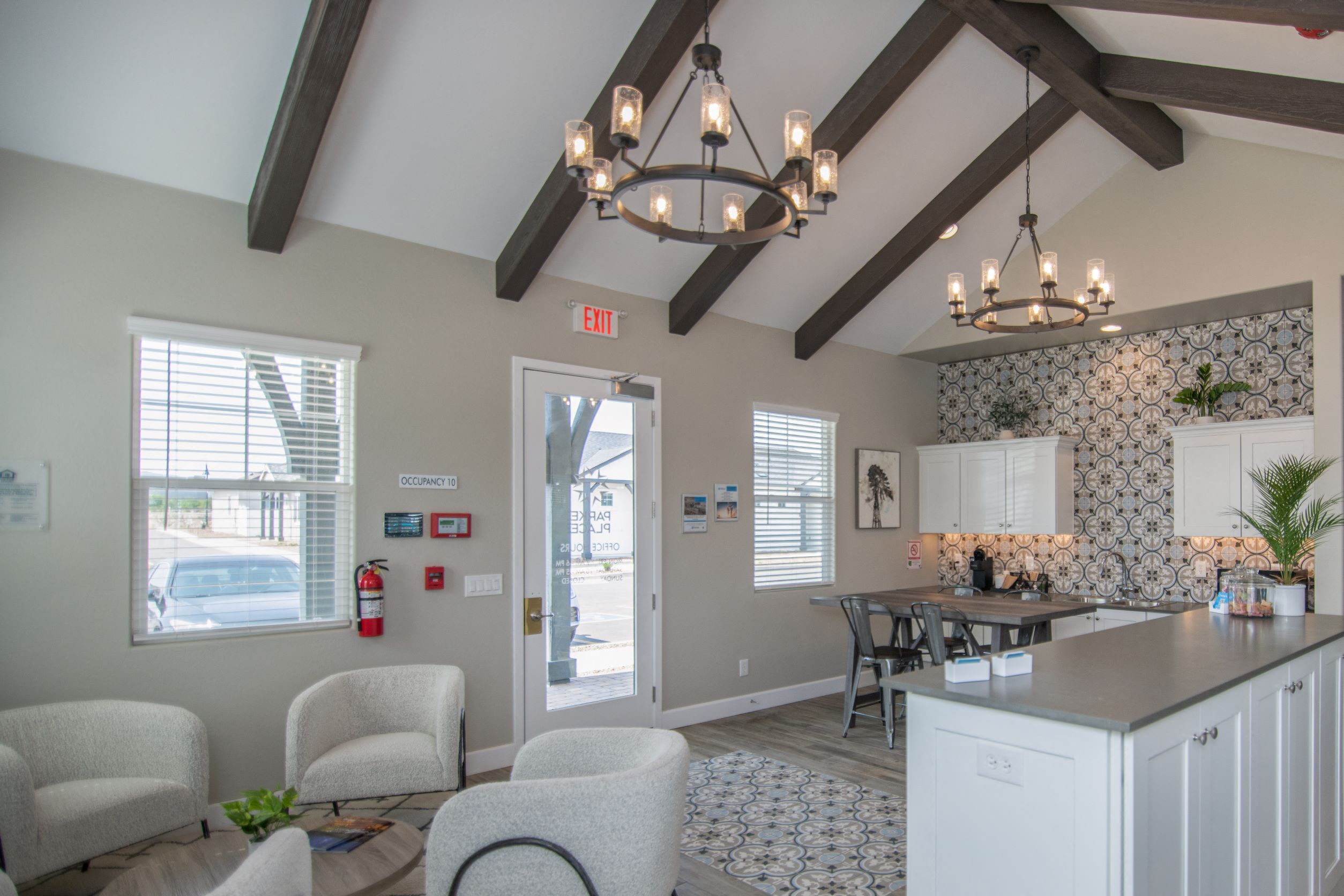 Indoor Lounge at Parke Place, Arizona