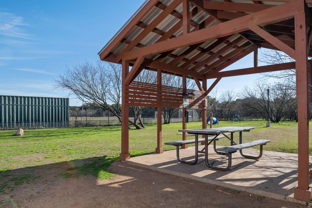Picnic area Picnic area at The Park at Monterey Oaks, Austin, 78749