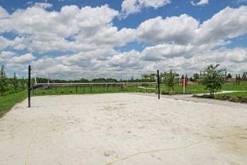 Sand volleyball court | Echo Lake - Photo Gallery 16