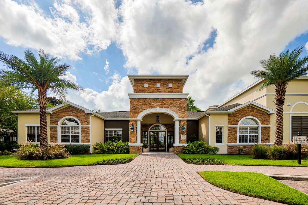 Entrance to clubhouse and leasing office   at Estates at Heathbrook, Ocala