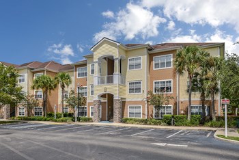 Community exterior Community exterior | Grandeville on Saxon