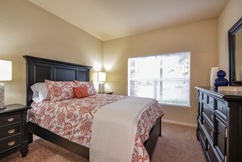 Bedroom Bedroom | Grandeville on Saxon