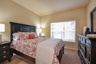 741 Saxon Boulevard 1-4 Beds Apartment for Rent - Photo Gallery 4