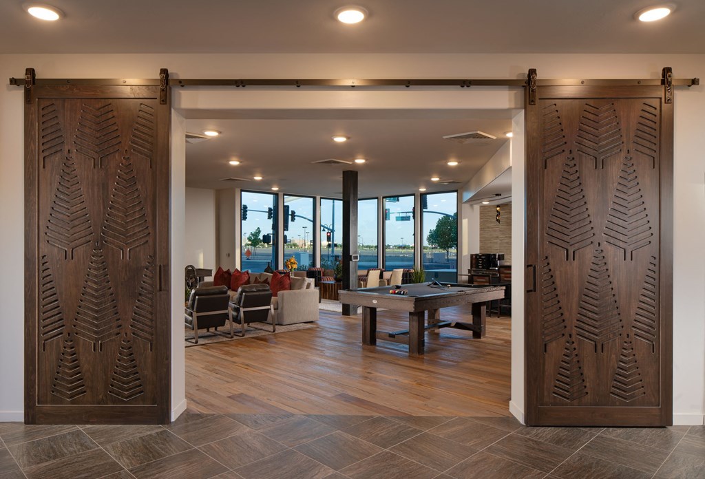 Interiorat Homestead Talking Glass, Prescott Valley