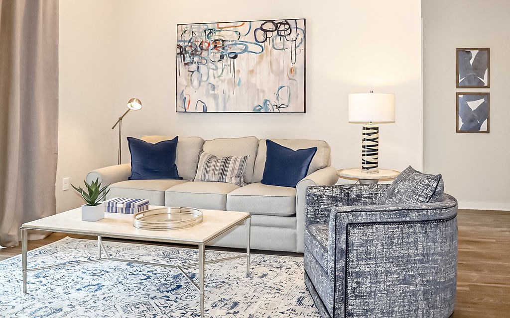 Living room at The Station at River Crossing, Macon