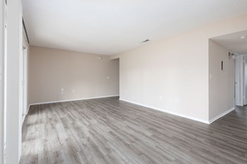 1874 Brittany Drive 2-3 Beds Apartment for Rent - Photo Gallery 19