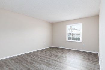 1874 Brittany Drive 2-3 Beds Apartment for Rent - Photo Gallery 15