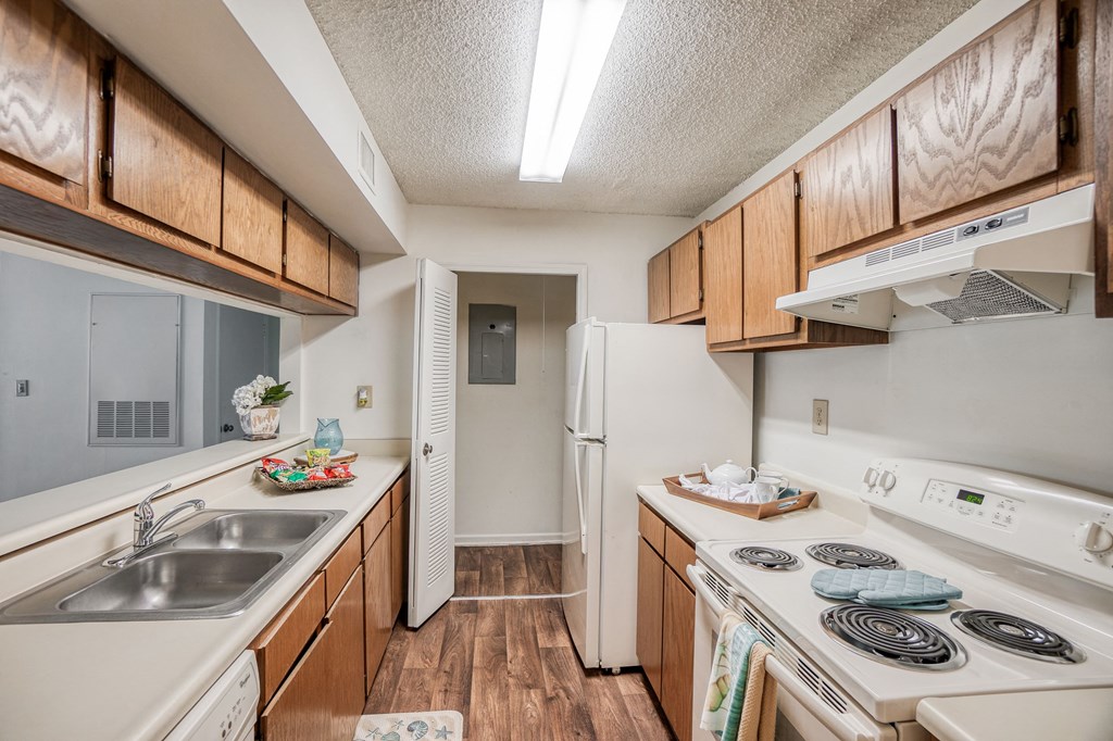 Kitchen at Lakes at Suntree, Melbourne, 32940