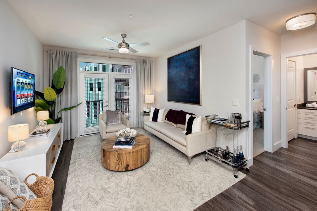 Living room at Glenn Perimeter, Atlanta, GA