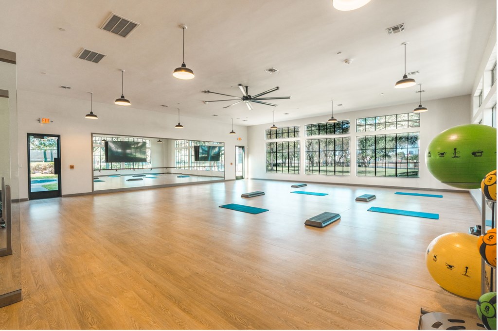 exercise studio room at Monterey Ranch, Texas, 78749