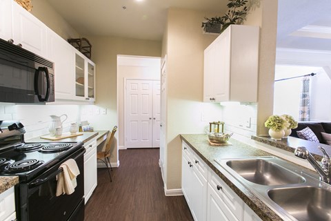 Kitchen | Park at Monterey Oaks