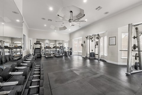 741 Saxon Boulevard 1-4 Beds Apartment for Rent