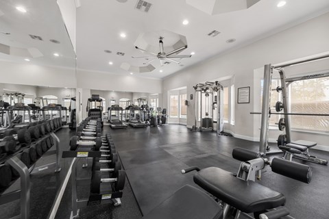 741 Saxon Boulevard 1-4 Beds Apartment for Rent