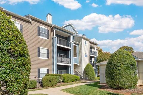 Elegant Exterior View Of Property at Thornberry Apartments, Charlotte, NC