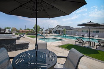 Poolside Picnic Area | Parke Place - Photo Gallery 23