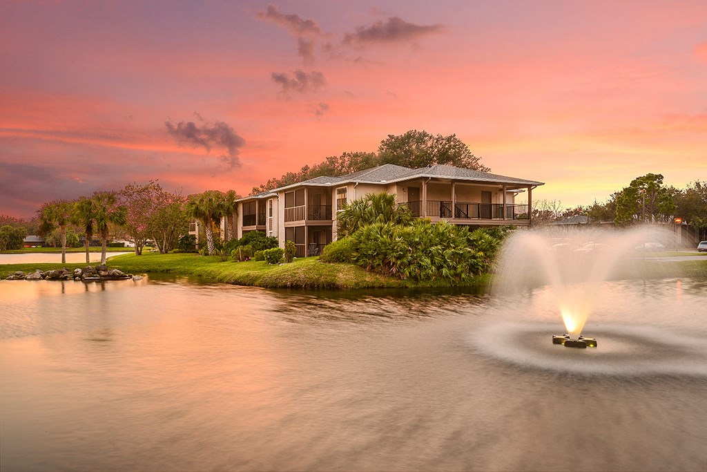 Apartments with lake views at Lakes at Suntree, Melbourne, 32940